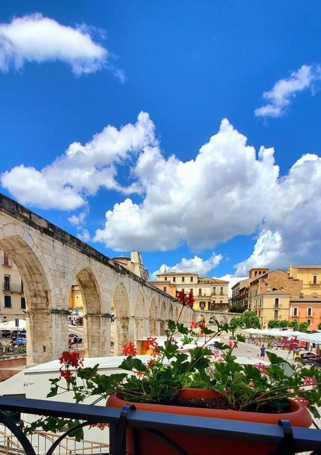 Ferienwohnung Casa Del Fiore Sulmona Exterior foto